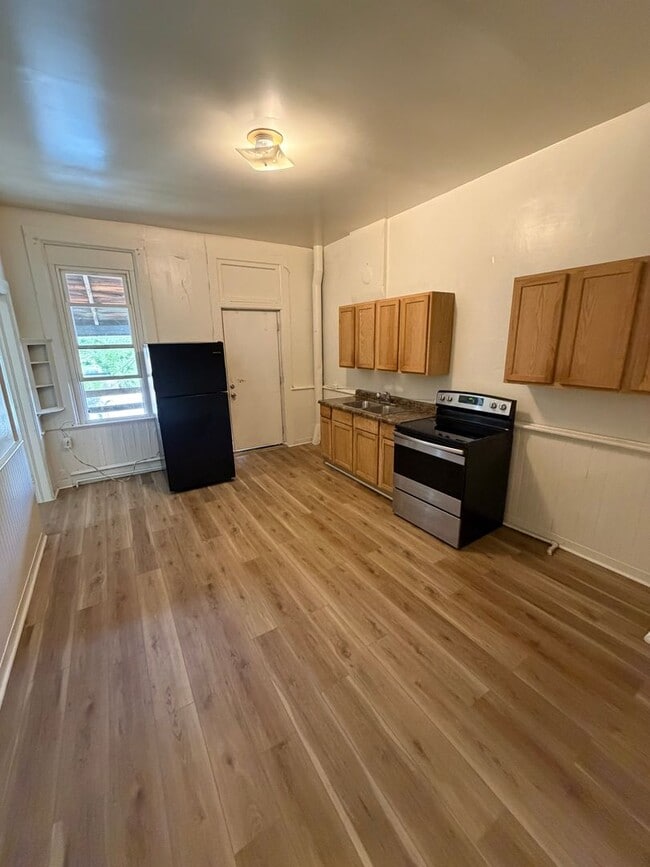 Photo - 118/120 E Huron Unit 118 E Huron B