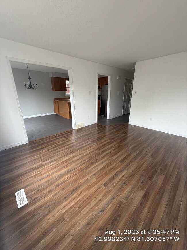 Photo - For Rent – 3 Bedroom Townhome in North London