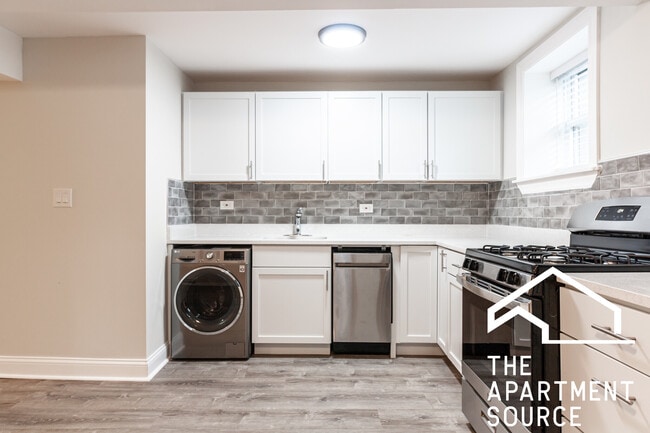 Photo - 852 W George St Unit G