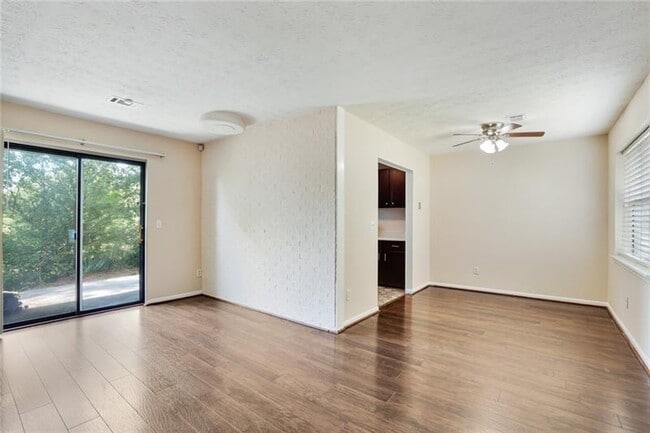 Photo - 76 Sandalwood Cir