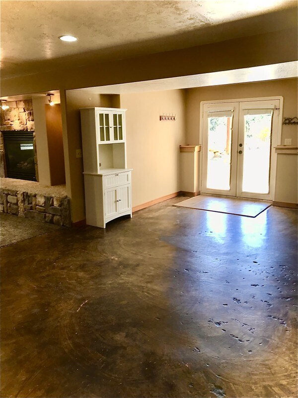Photo - 4835 Creek View Dr Unit 2