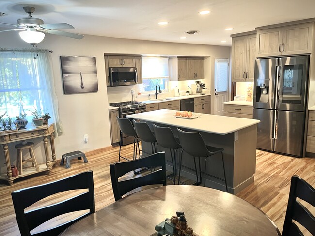 Photo - 304 Madison St