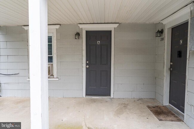 208 E East St Unit A