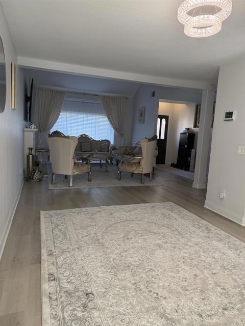 Photo - 10221 Greenleaf Rd