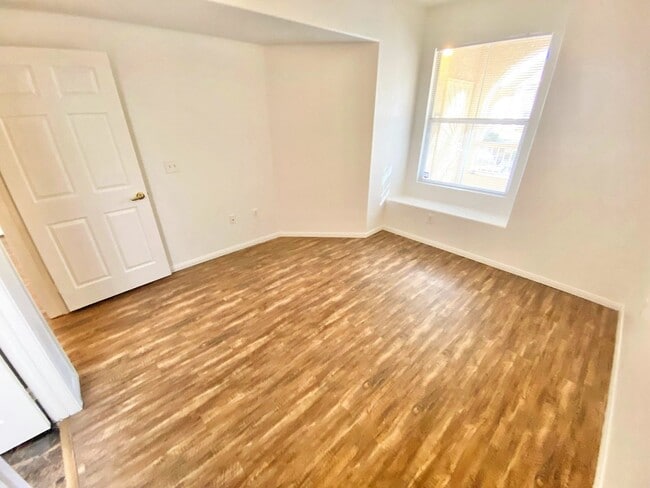 Photo - BEAUTIFUL CONDO NEAR LONE MOUNTAIN WITH CUSTOM WALK-IN CLOSET