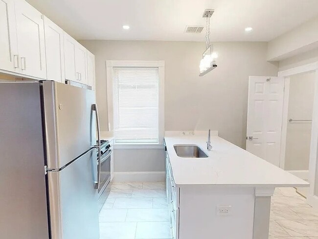 Photo - 265 E Cottage St Townhome