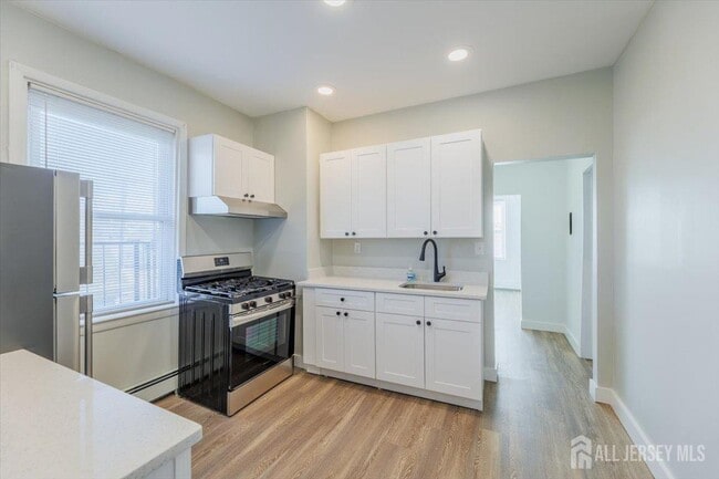 Building Photo - 382 Summit Ave Unit 2A