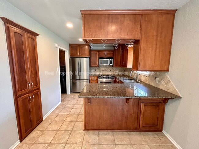 Photo - 3104 S 99th St