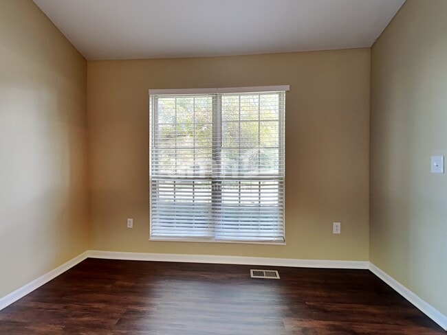 Photo - 823 Wingate Dr