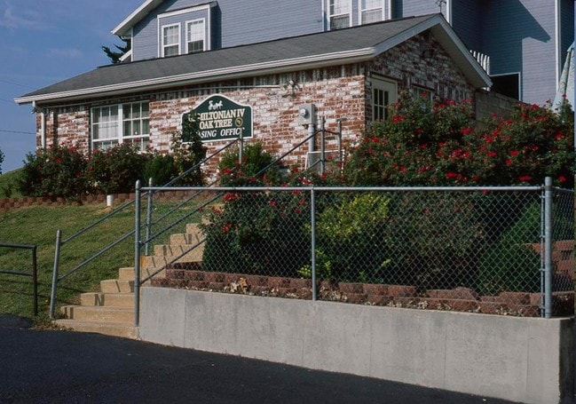 Hamiltonian IV - Hamiltonian IV Apartments