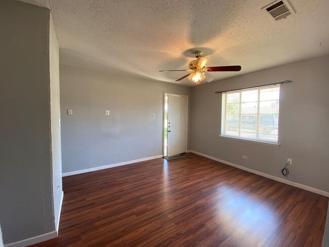 Photo - 3214 W Kansas Ave