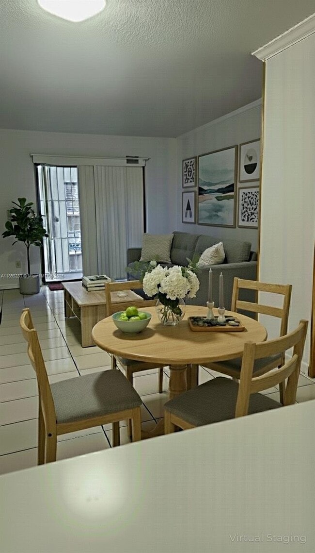 Building Photo - 2319 W 60th St Unit D204