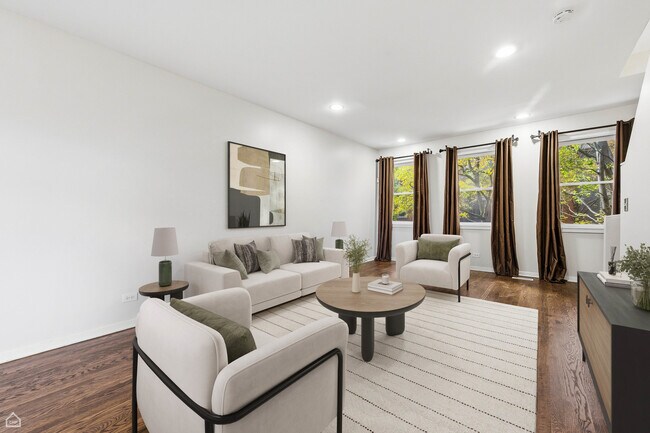 Photo - 556 E 32nd St Unit C