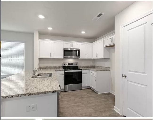 Photo - 84 March Crk Dr