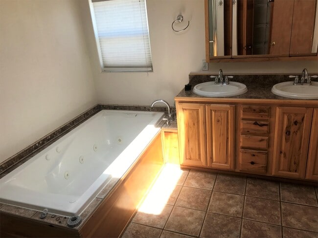 Photo - 3276 Mid Way Rd