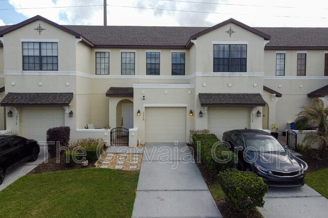 Building Photo - 2210 Seven Oaks Dr