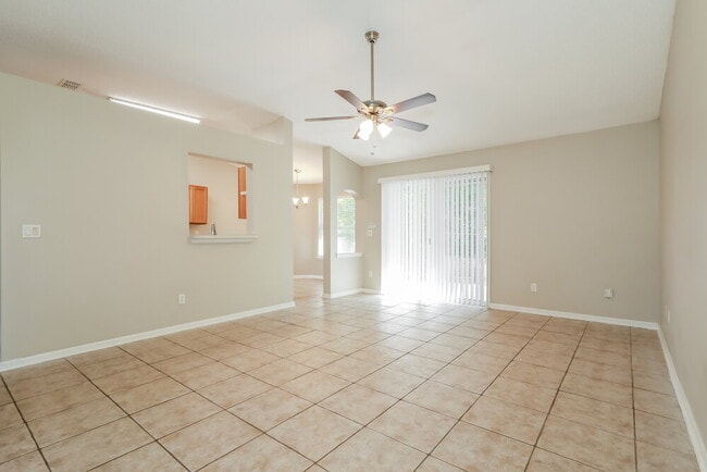 Photo - 7811 Invermere Blvd N