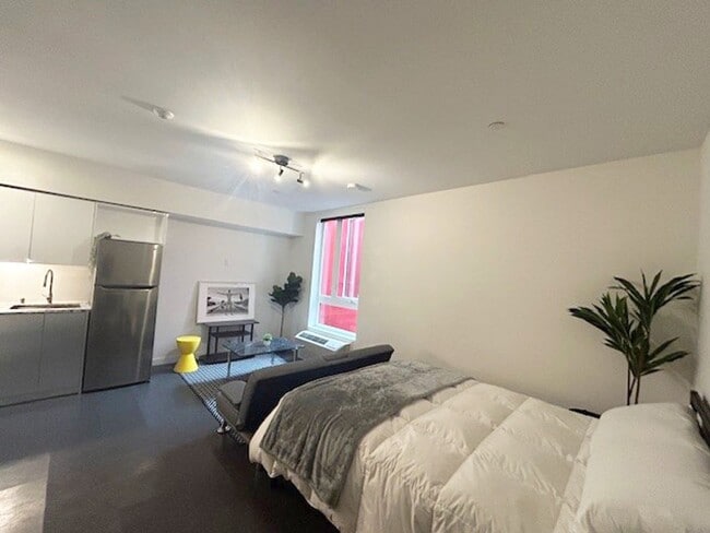 Photo - Harvey Hillcrest