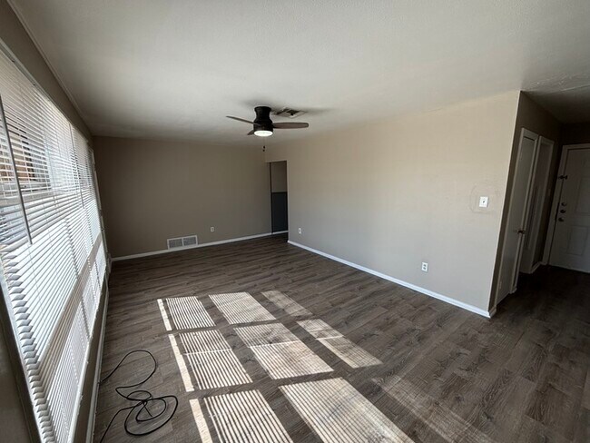 Photo - 3 bed 2 bath home with 1 car garage