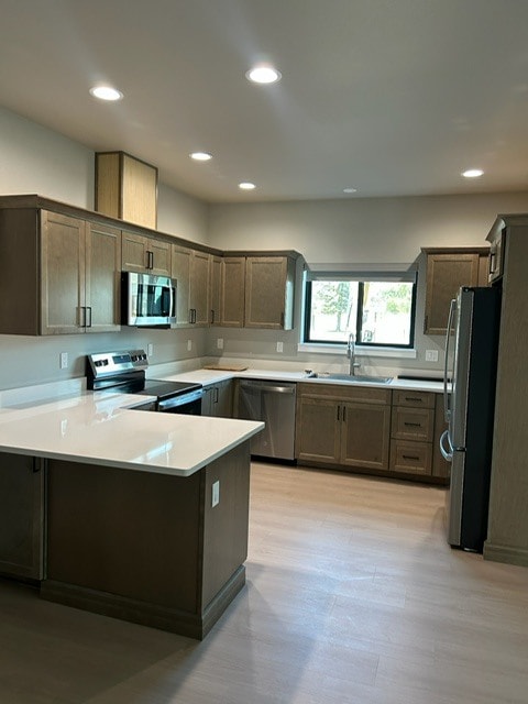 Building Photo - 1352 SW Obsidian Ave