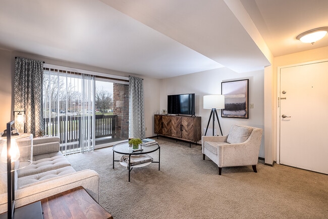 Raintree Island Apartment Homes