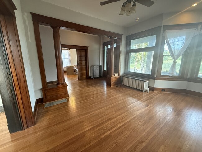 Photo - 1737 Compton Rd