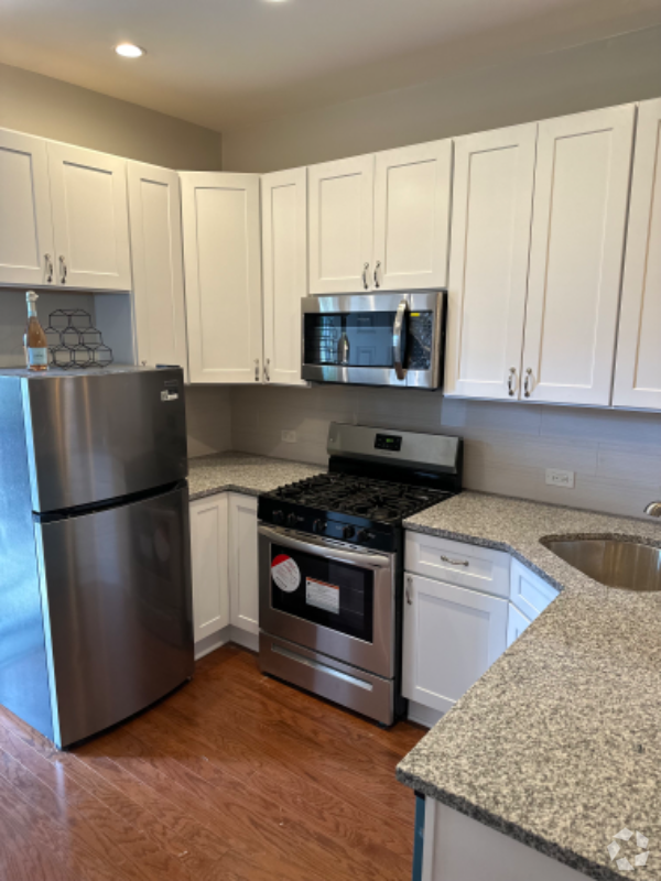 Building Photo - 6940 S Wabash Ave Unit 2 Rental