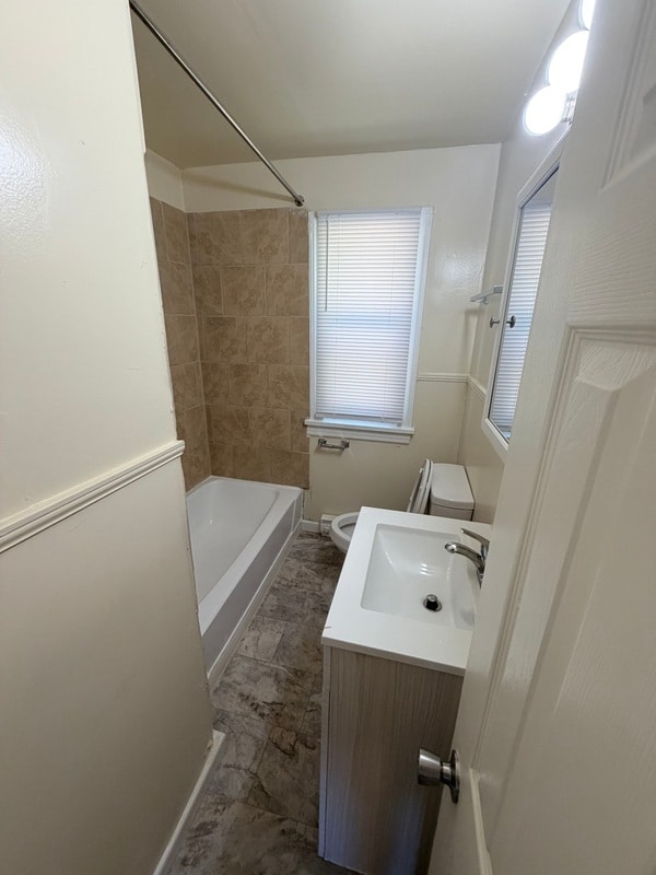 Photo - 306 St Claire Ln