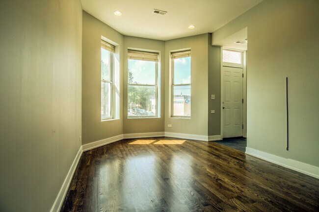 Photo - 2228 W Cermak Rd Unit 1