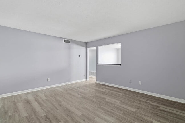 2 Bedroom LR