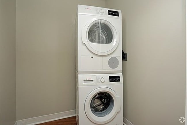 Photo - University Club Apartments