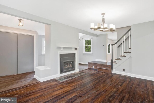 Photo - 509 Denham Rd