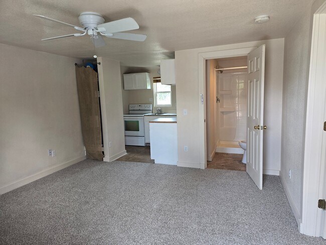 Photo - 403 23rd St Unidad 1