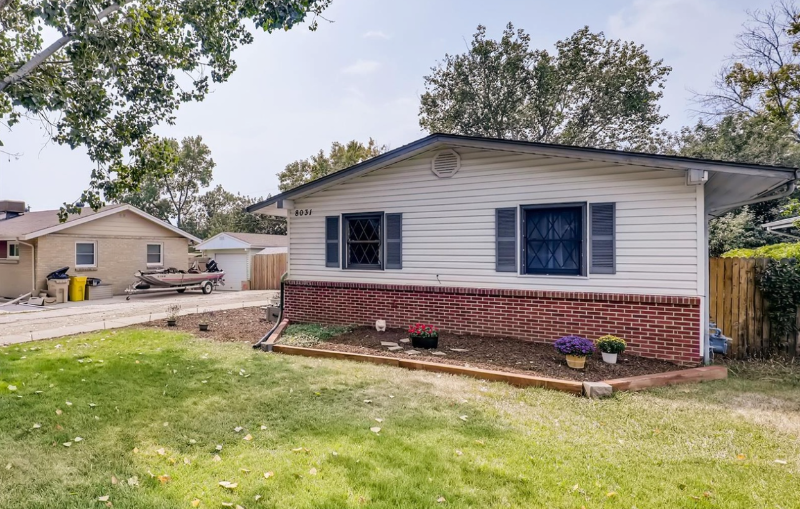 Photo - 8031 Stuart St