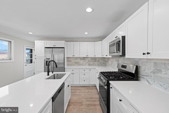 Photo - 205 Juniper Rd