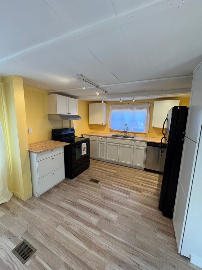 Photo - 87 Poplar Dr