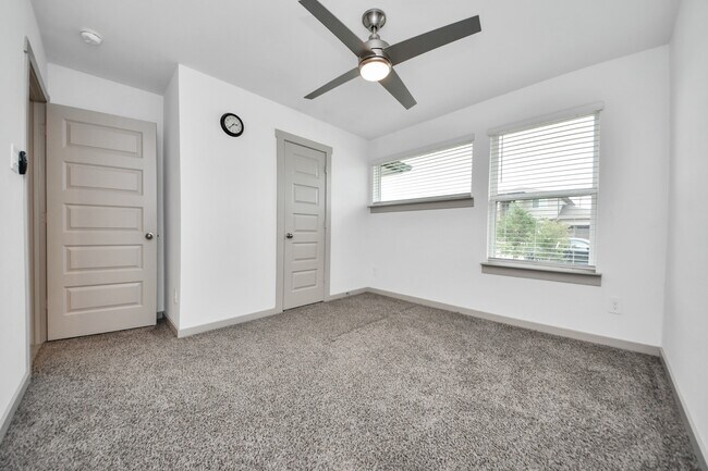 Photo - 1118 Hyde Lk Ln