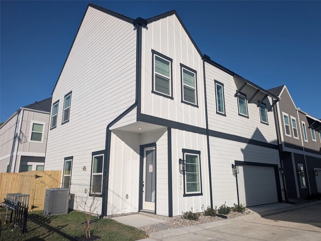 Building Photo - 9912 A Clark Rd