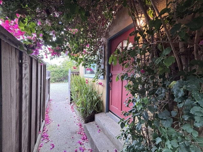 Photo - 4441 W Walnut St