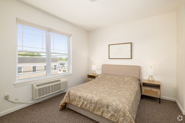 2BR, 2BA - 850SF - Second Bedroom