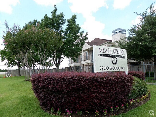 Building Photo - 3900 Woodchase Dr Unit 92 Rental