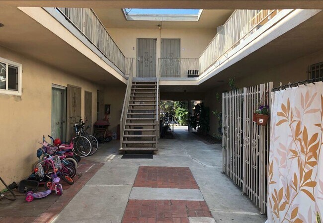 3674 Empire Dr Unit 2