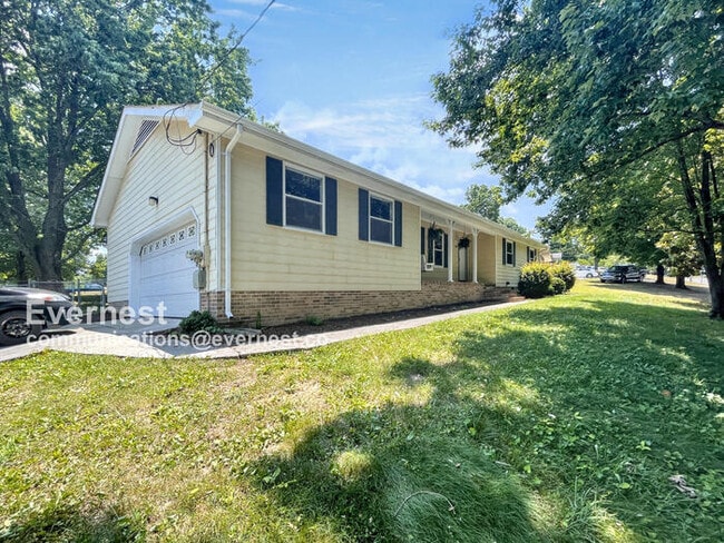 Building Photo - 5438 Village Garden Dr Rental