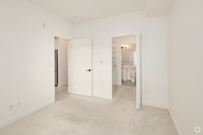 1BR, 1BA w/ Den - 640SF - Bedroom