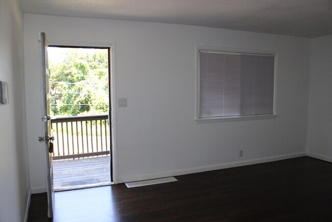 Photo - 4 Bed 1 bath off 635 and State Avenue House