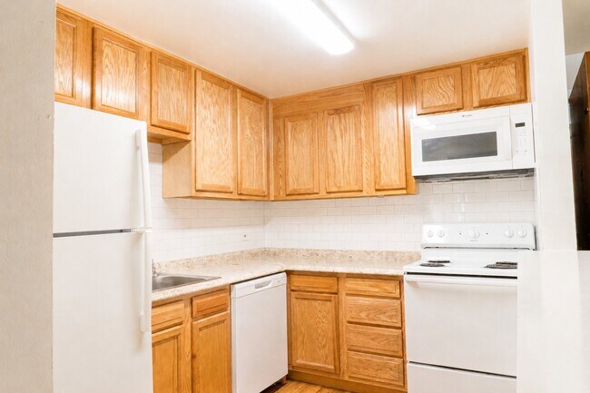 Photo - 1375 Everett Ct Unit 204