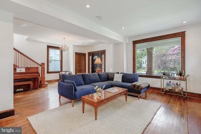 Photo - 706 Van Buren St NW