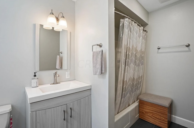 Photo - 329 E Jenkins Ave