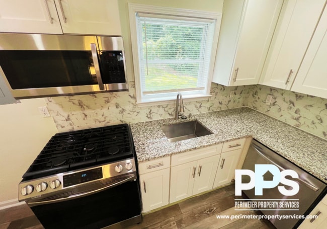 Photo - 1784 Temple Ave