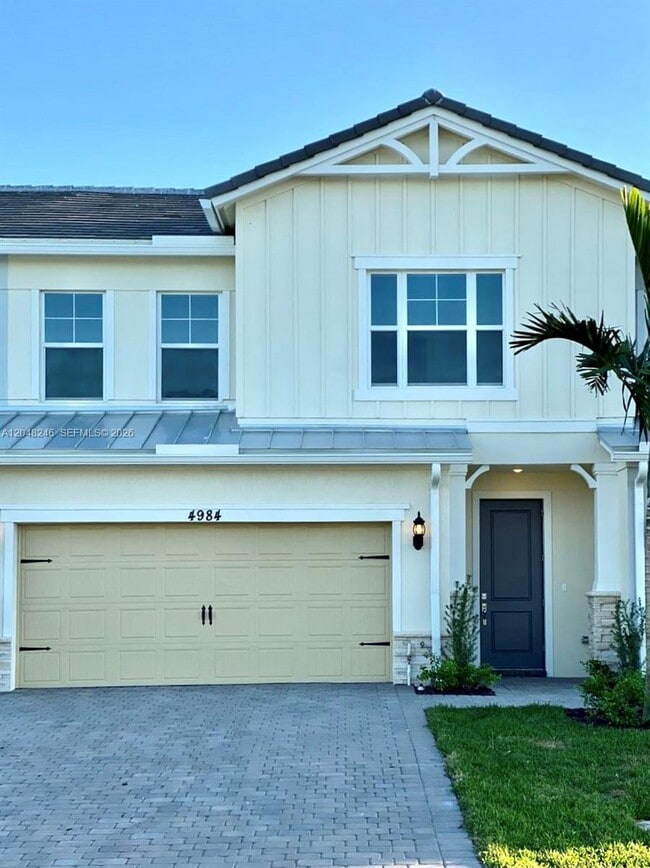 Photo - 4984 Greenway Dr